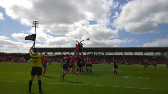 Donnacha Ryan competes on the Ospreys lineout